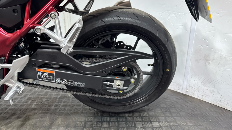 Honda CB750 Hornet (25MY)